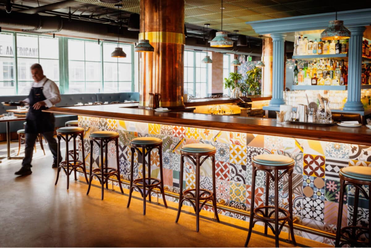 Main bar