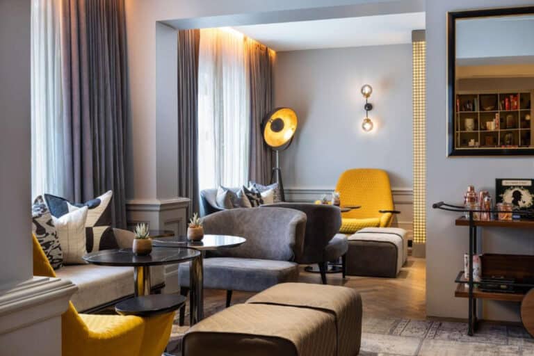 Lounge area