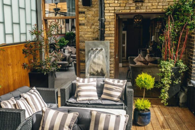 Lounge area