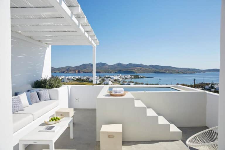 /terrace and hot tub