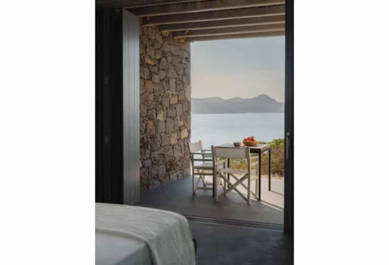 Bedroom and terrace