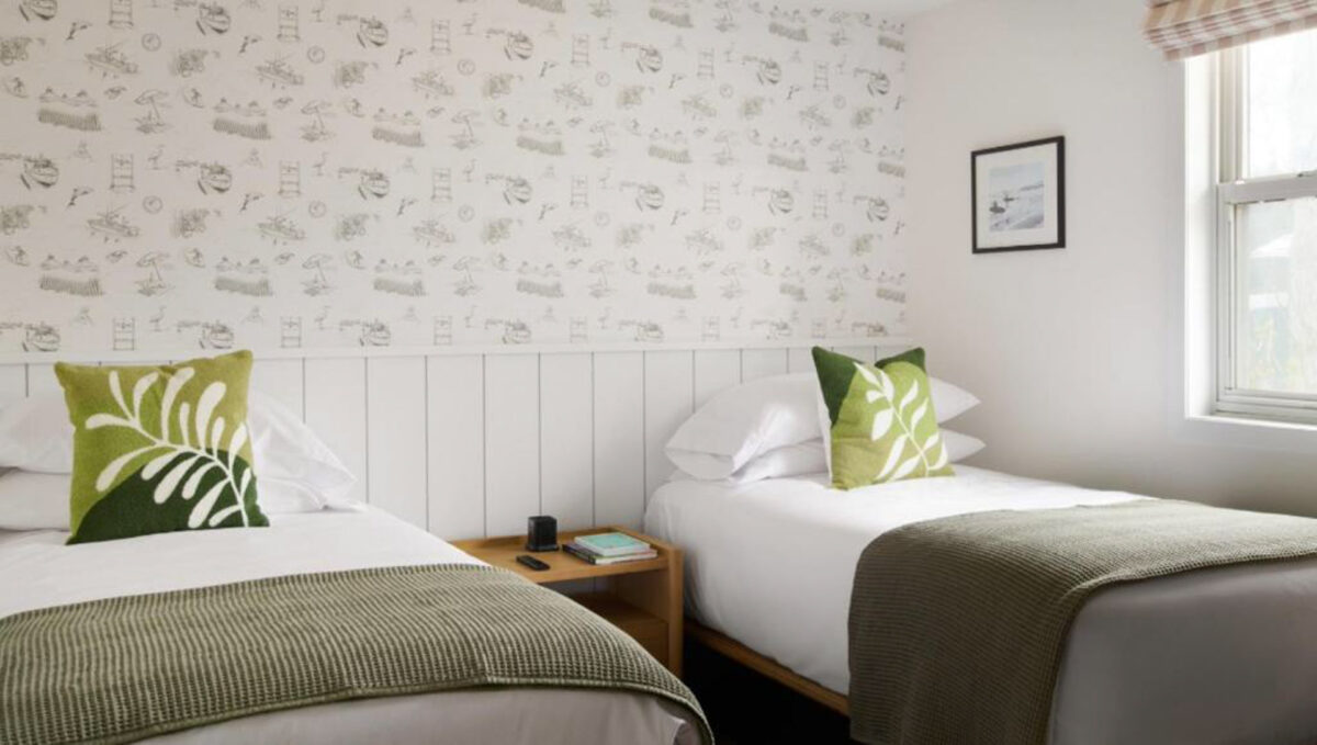 Twin bedroom