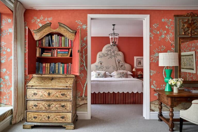 Bedroom with coral