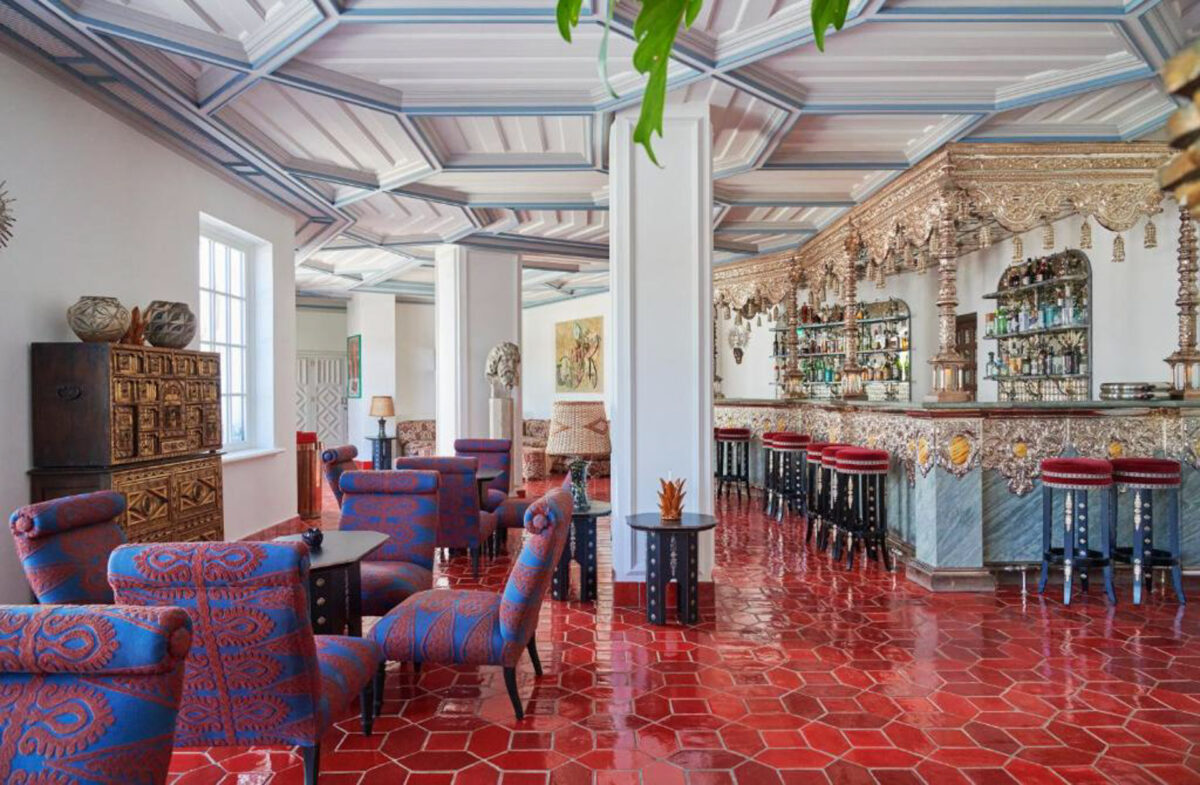 Bar and lounge area