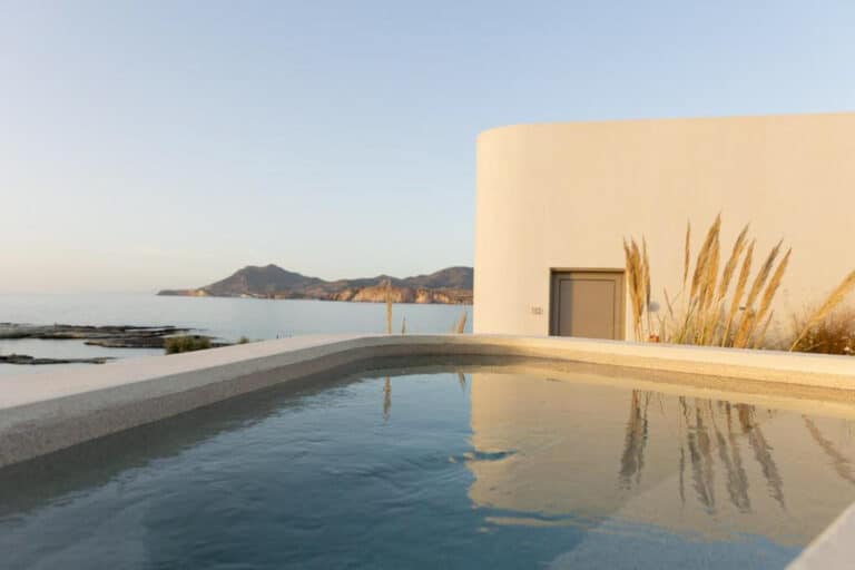 Infinity pool