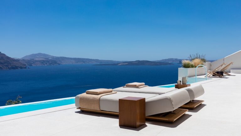 Canaves Oia Suites